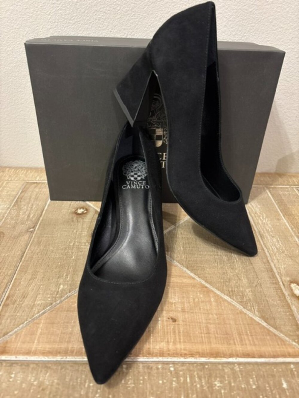 Vince Camuto VC-Hailenda Black Suede Pumps Heels Size 9 NEW Classic Dress Shoe